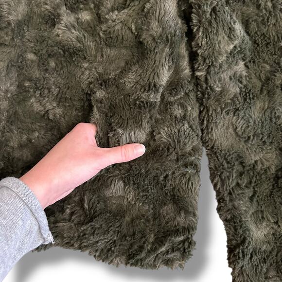 Vero Moda VMcurl Faux Fur Jacket Women’s Small Olive Green Plush Short Coat - Picture 6 of 14